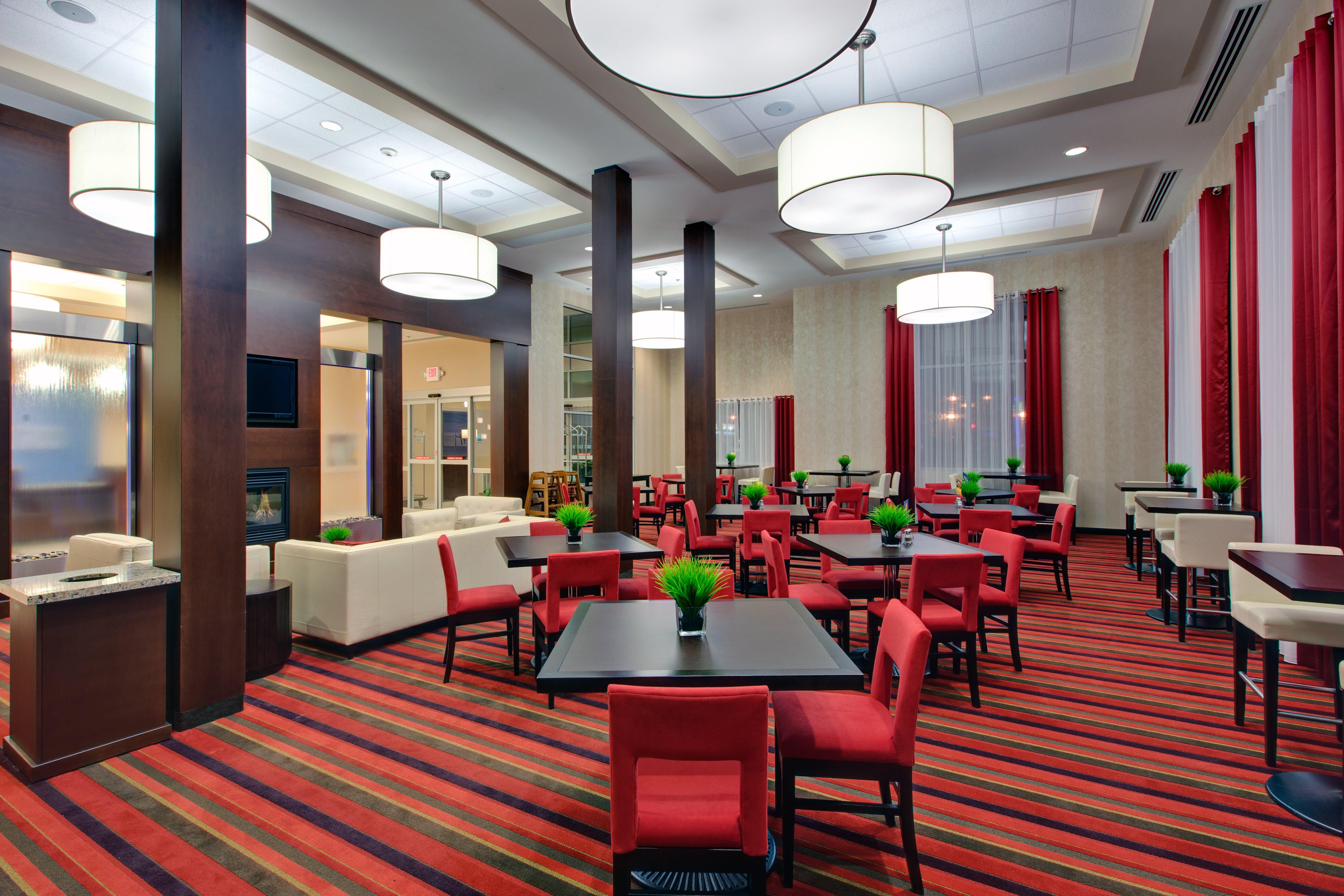 Holiday Inn Express Hotel & Suites Chatham South By Ihg Exteriör bild