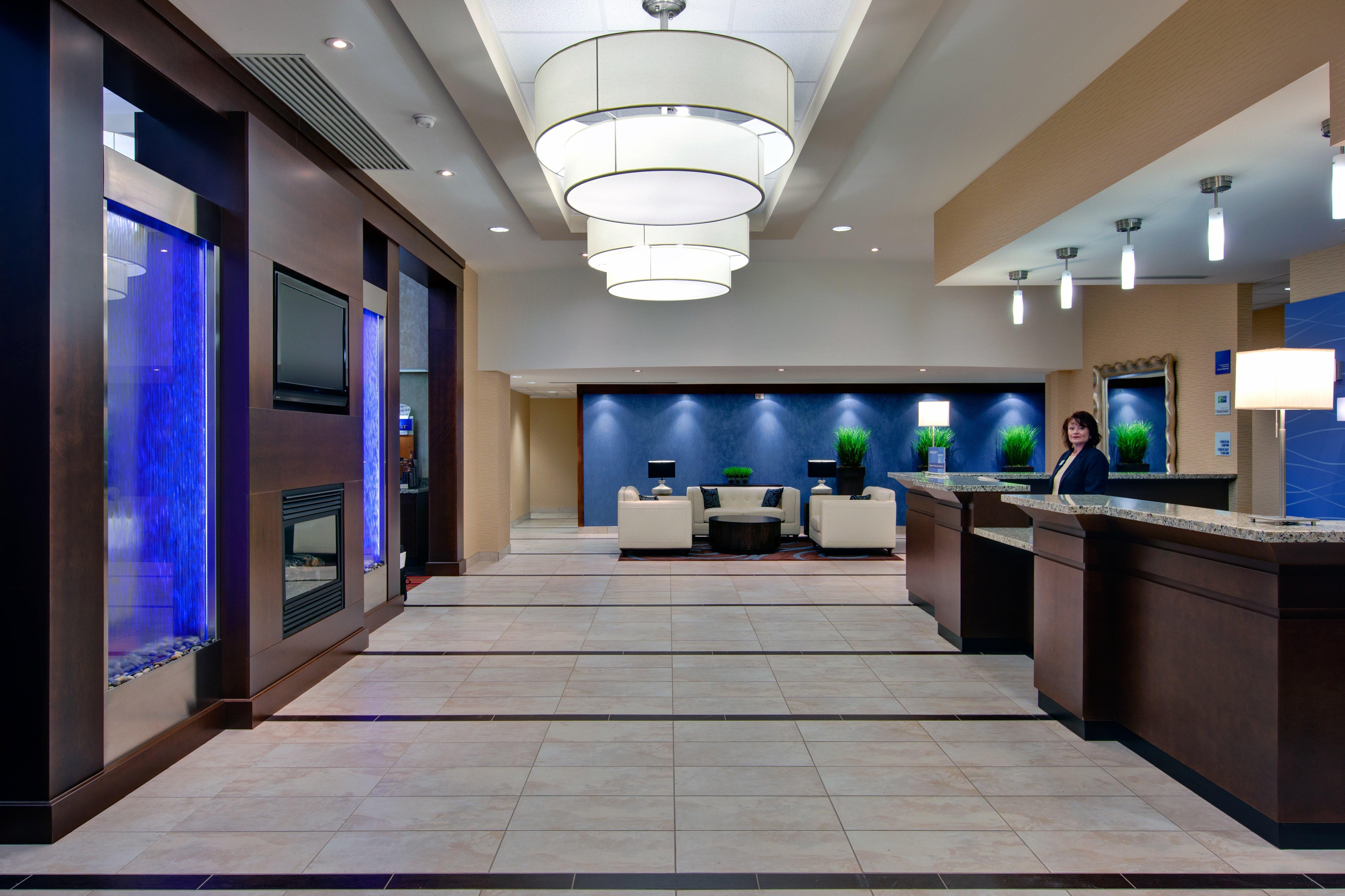 Holiday Inn Express Hotel & Suites Chatham South By Ihg Exteriör bild