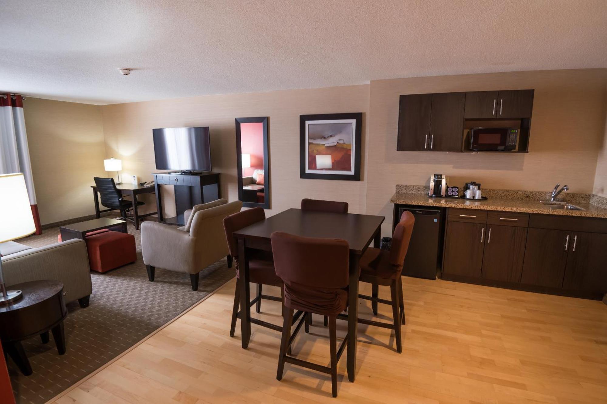Holiday Inn Express Hotel & Suites Chatham South By Ihg Exteriör bild