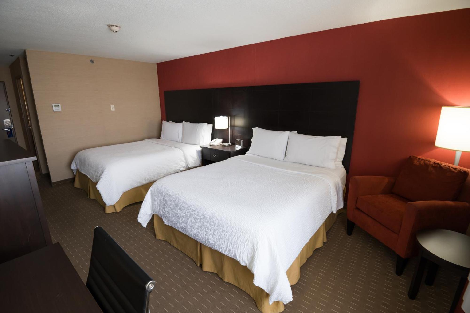 Holiday Inn Express Hotel & Suites Chatham South By Ihg Exteriör bild