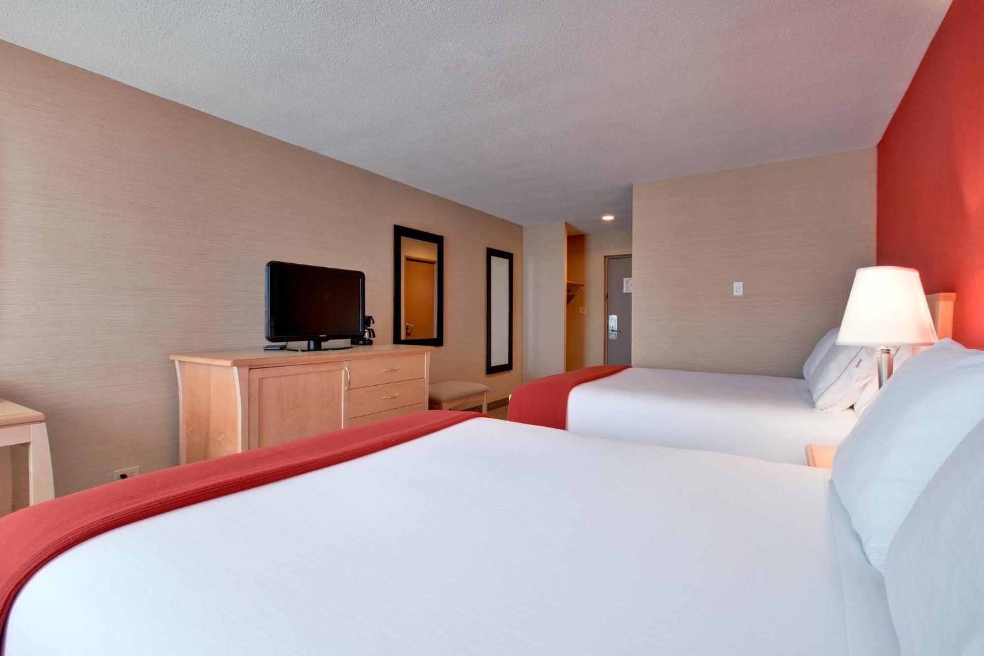 Holiday Inn Express Hotel & Suites Chatham South By Ihg Exteriör bild