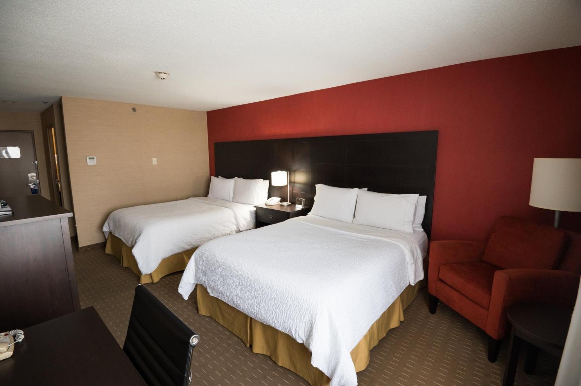 Holiday Inn Express Hotel & Suites Chatham South By Ihg Exteriör bild