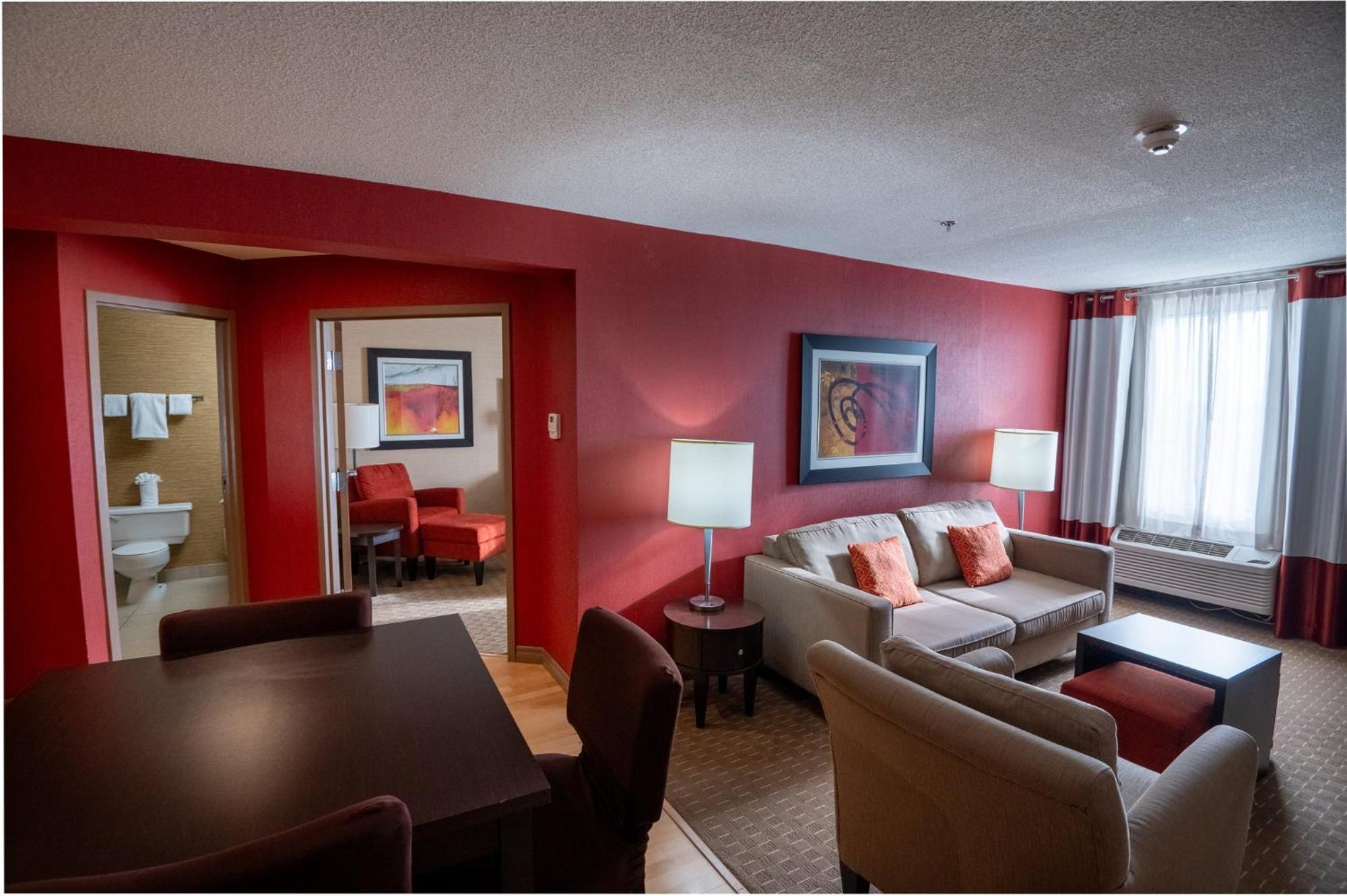 Holiday Inn Express Hotel & Suites Chatham South By Ihg Exteriör bild