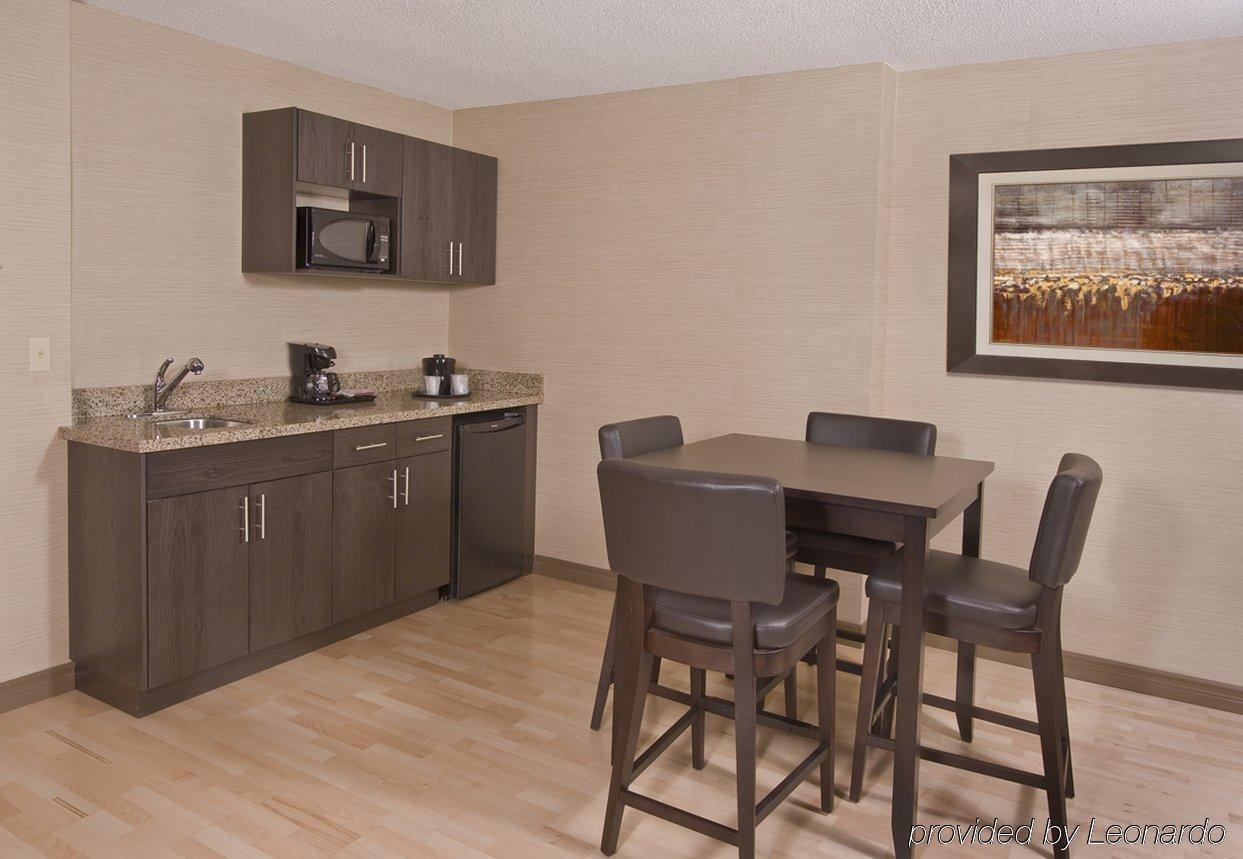 Holiday Inn Express Hotel & Suites Chatham South By Ihg Rum bild